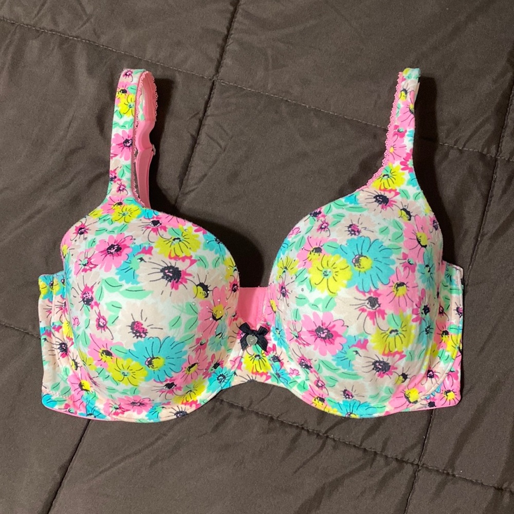 Victoria’s Secret Body by Victoria Bra 36DD